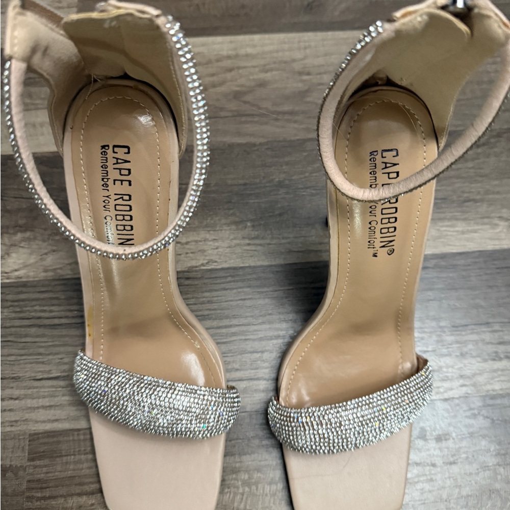 Cape Robbin Women's Beige Rhinestone Sandals size 8